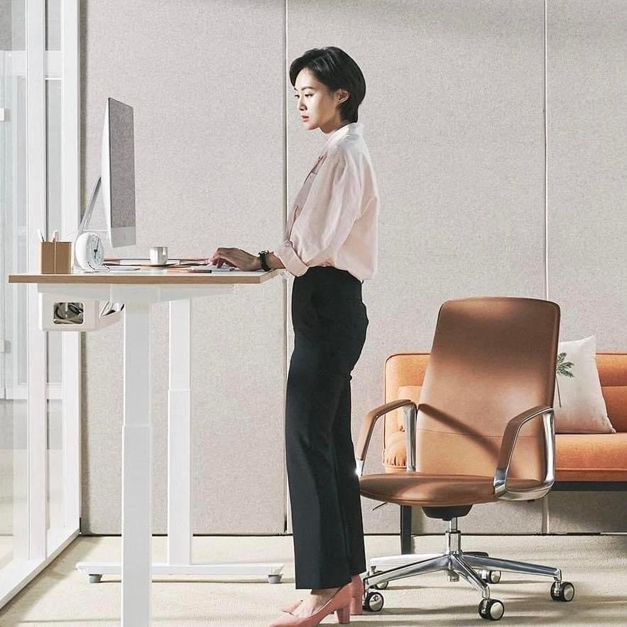 Bàn nâng hạ motion desk của Fursys Bàn nâng hạ motion desk của Fursys